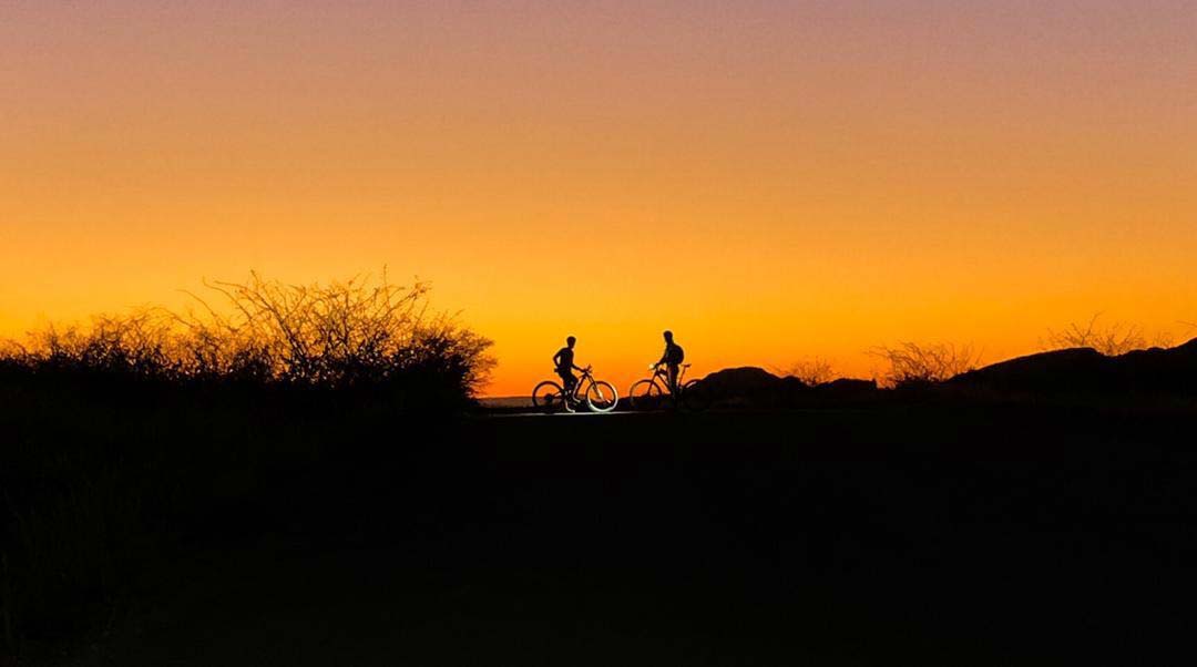 erongo-rocks-activity-sunrise-biking